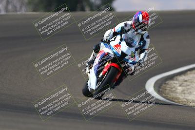 media/Sep-21-2025-TrackDaz (Sun) [[277c75b276]]/C Group/1240pm (Turn 2)/